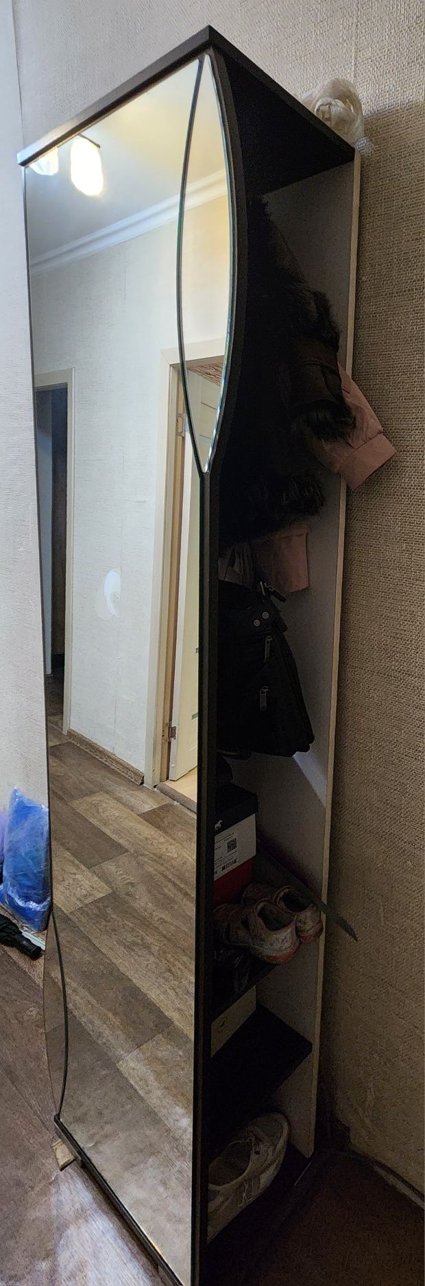 Продам шкаф в прихожую