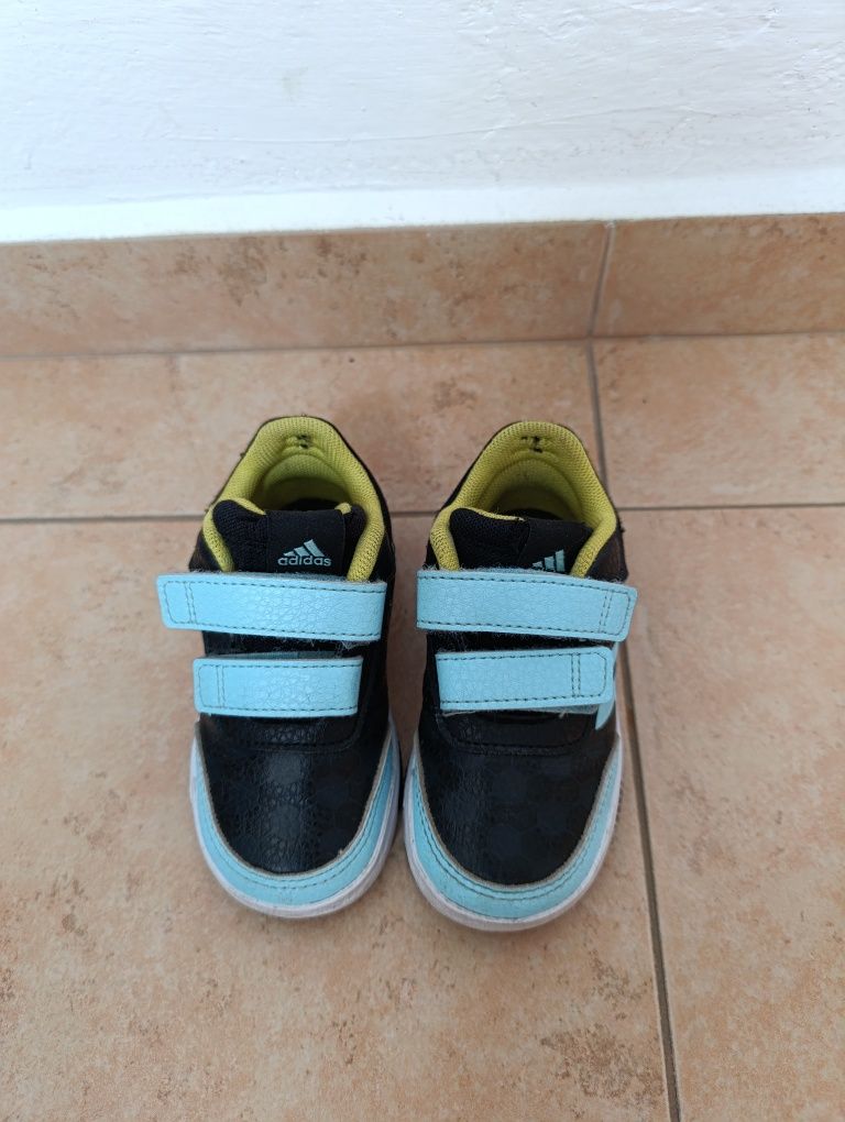 Маратонки Adidas 21