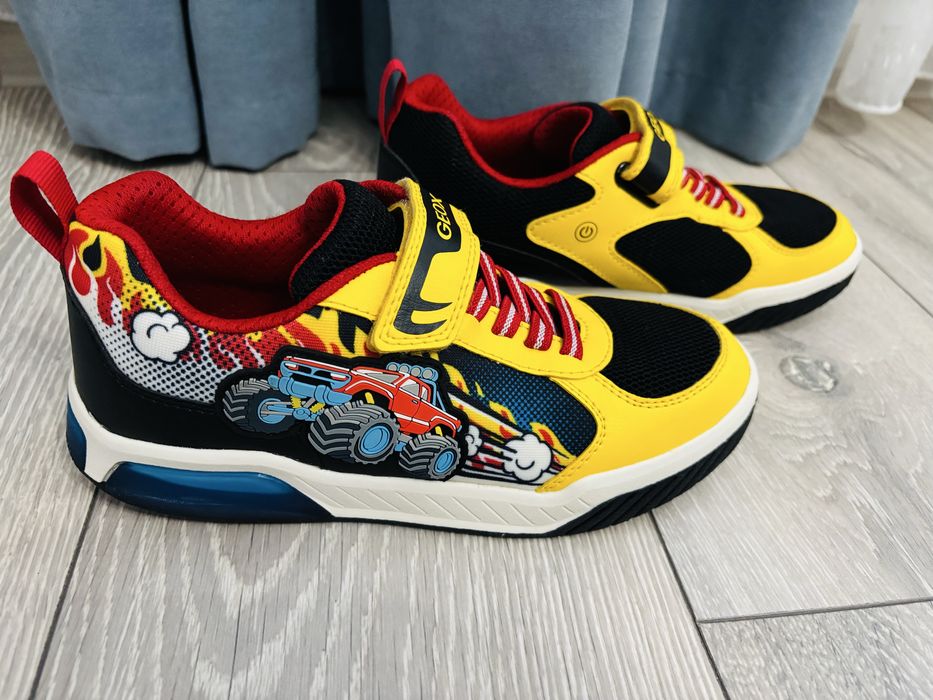 Adidasi Geox, marime 35