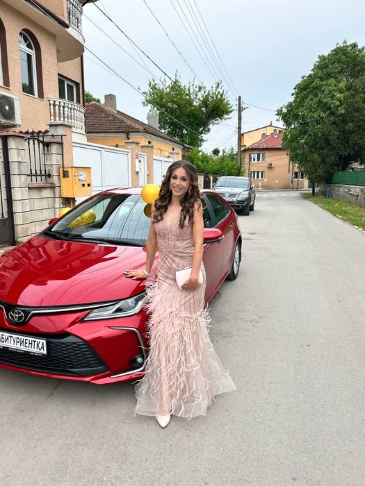 Продавам Бална рокля.