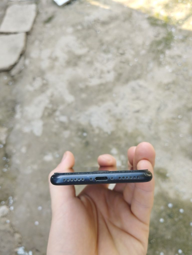 Продаю iphone 7 32гб