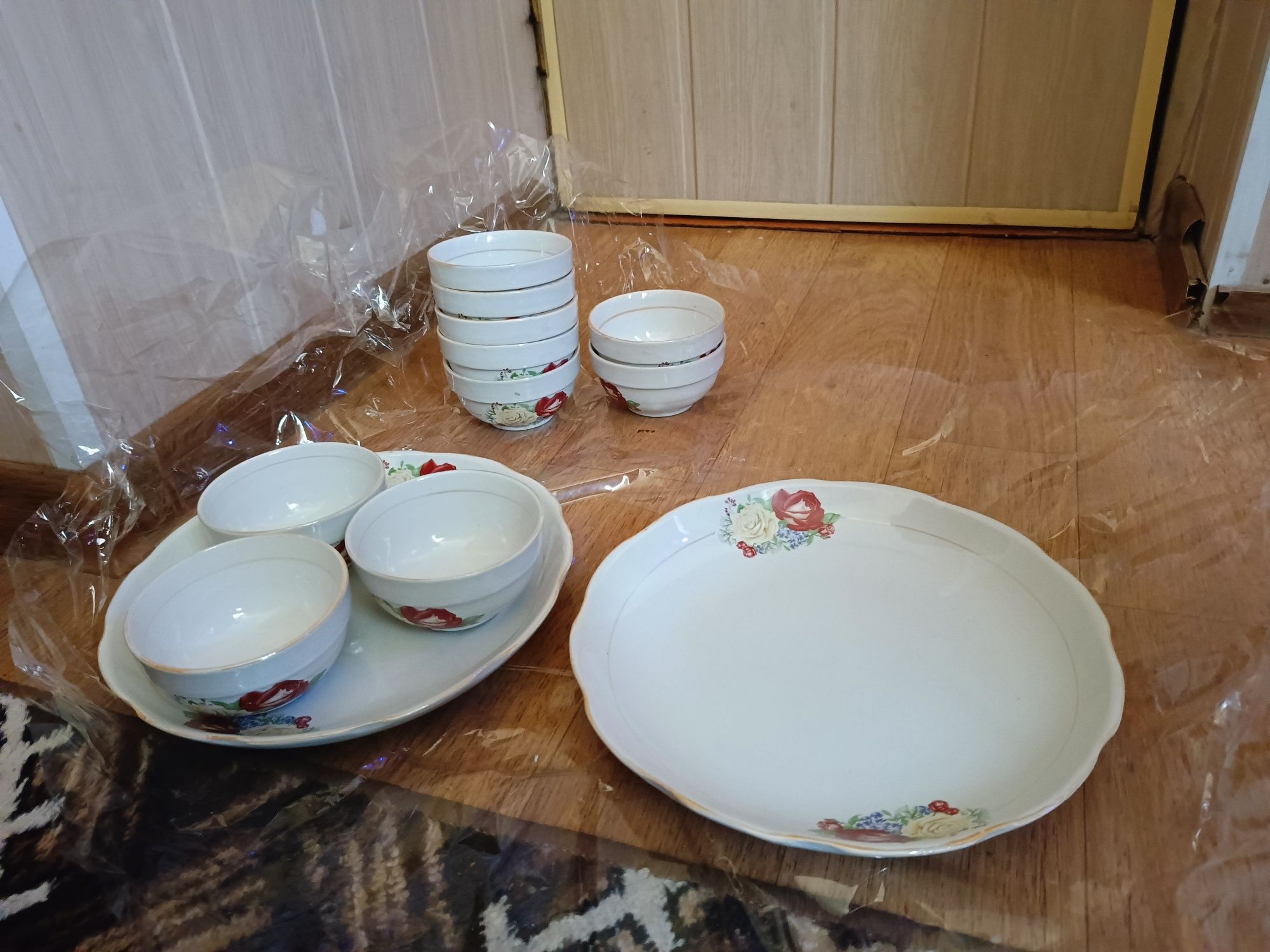 Продам два лягана и 10 пиалок