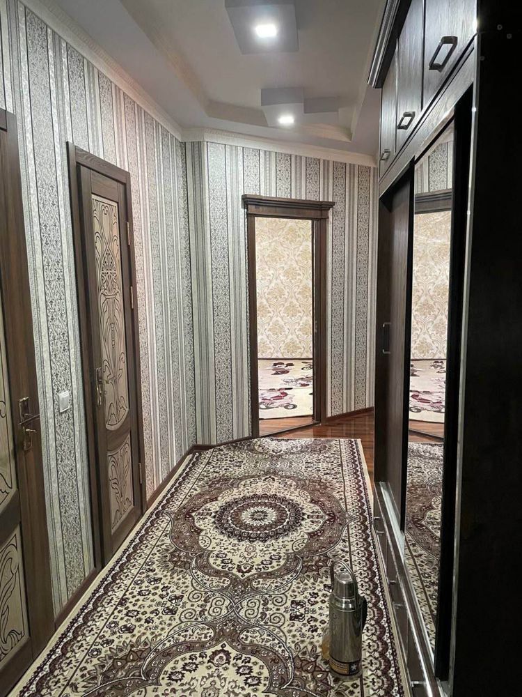 Сдается 3 хкомнатная квартира на 5 этаже Крытый рынок 350 $