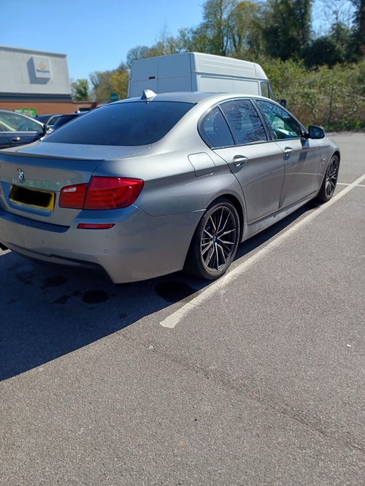 Dezmembrez bmw f10 M pachet motor trager capota bara far usa portiera