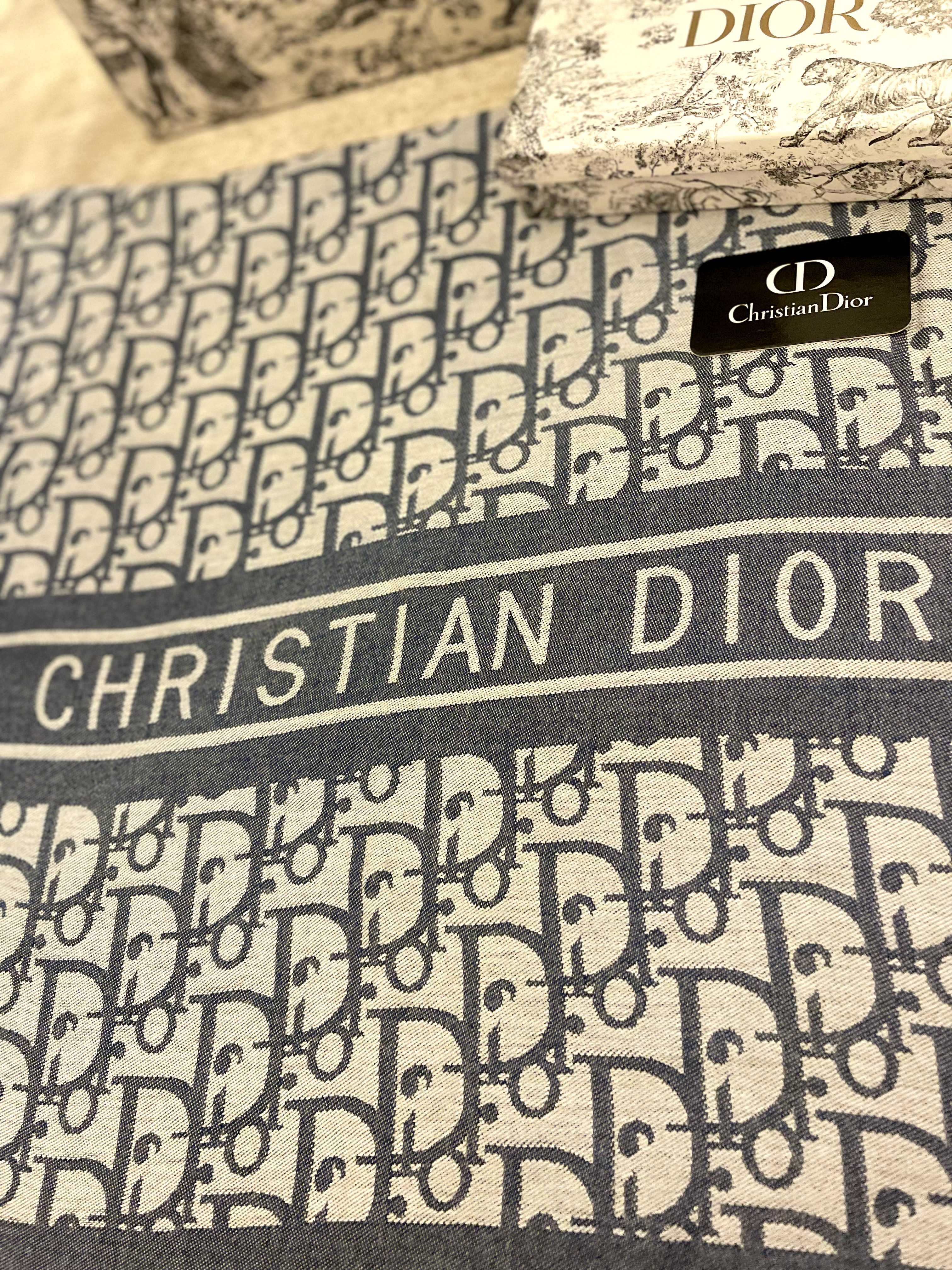 Esarfa Christian Dior gri