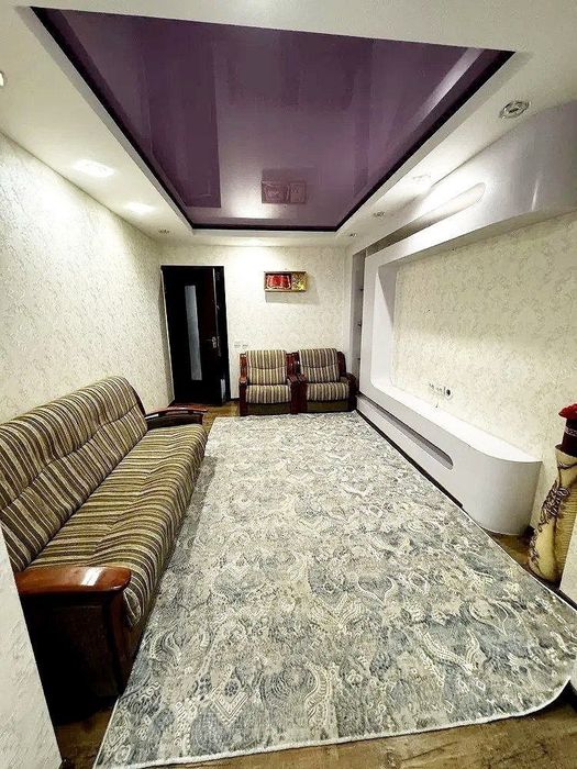 Срочно продается 2 ком.. квартира Согдияна.