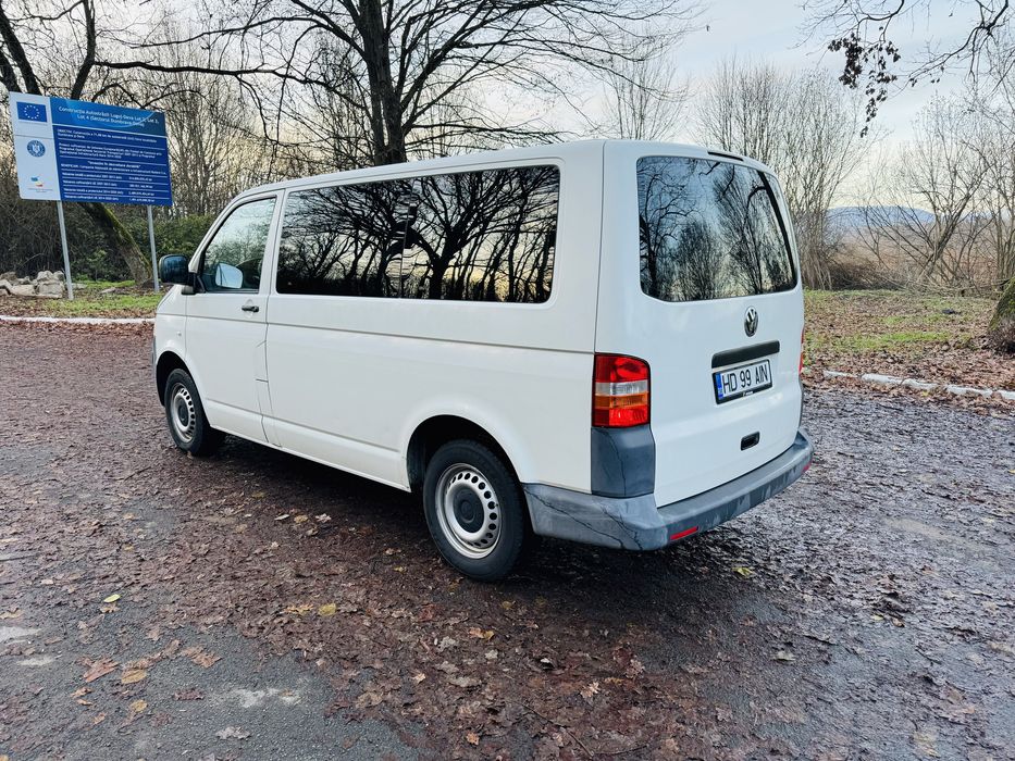 VW T5 Transporter 1.9 TDI 8+1 locuri arata si functioneaza foarte bine