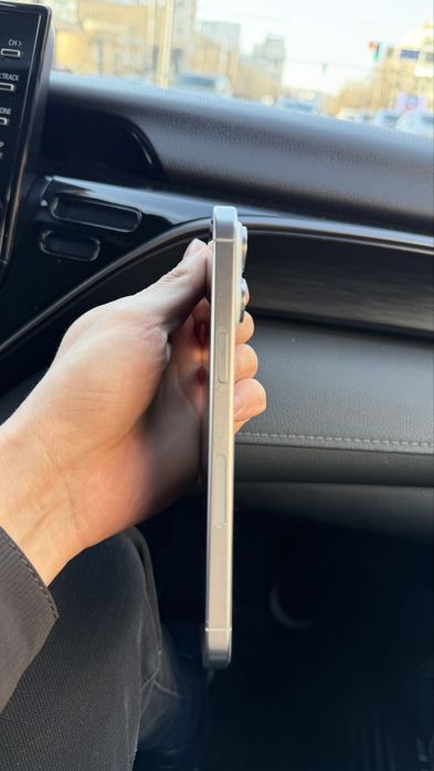 iPhone 15 pro max 256GB.