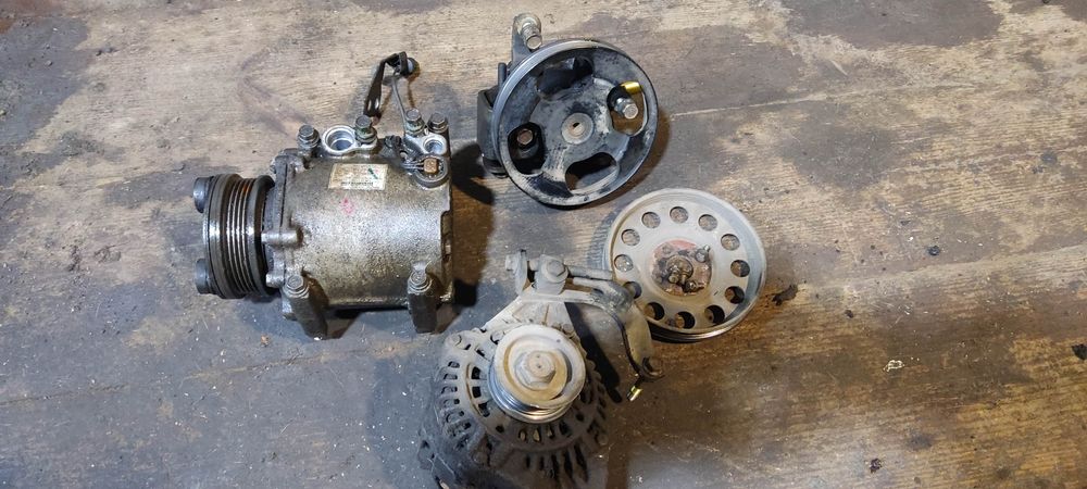 Навесное с мотора  митсубиси лансер 9 4g18