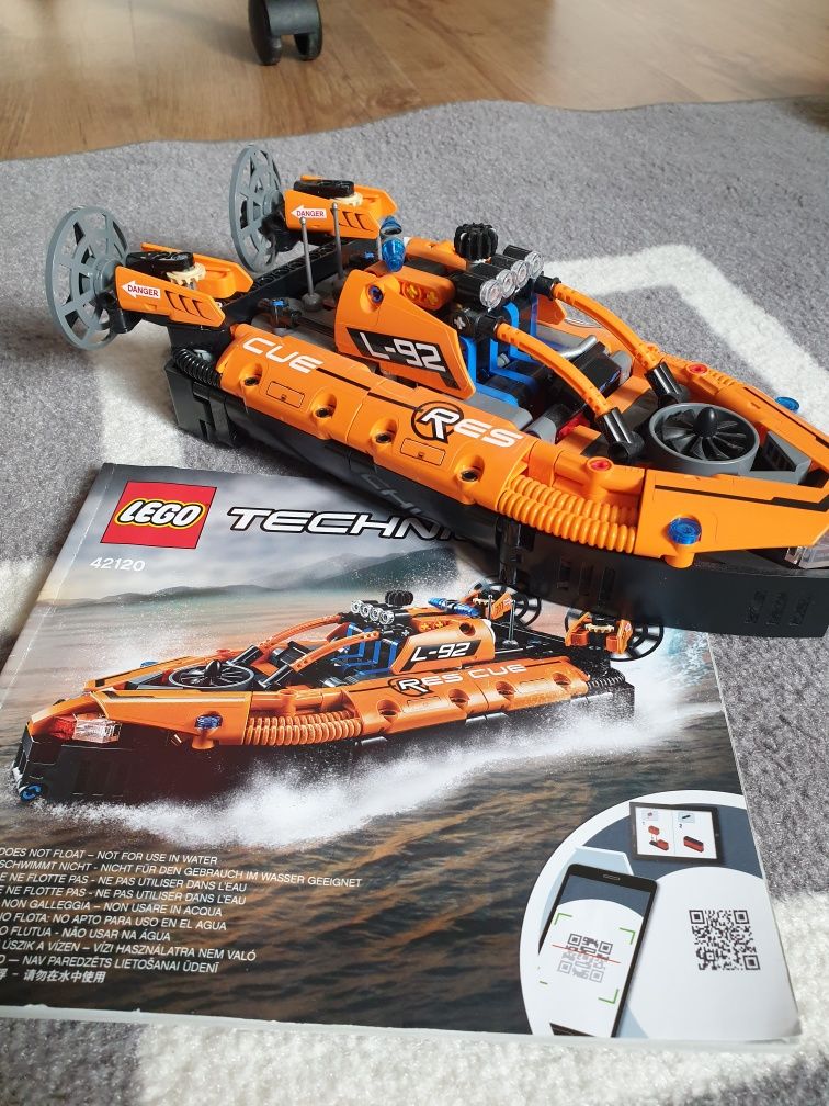 LEGO Technic - Aeroglisor de salvare, 457 piese