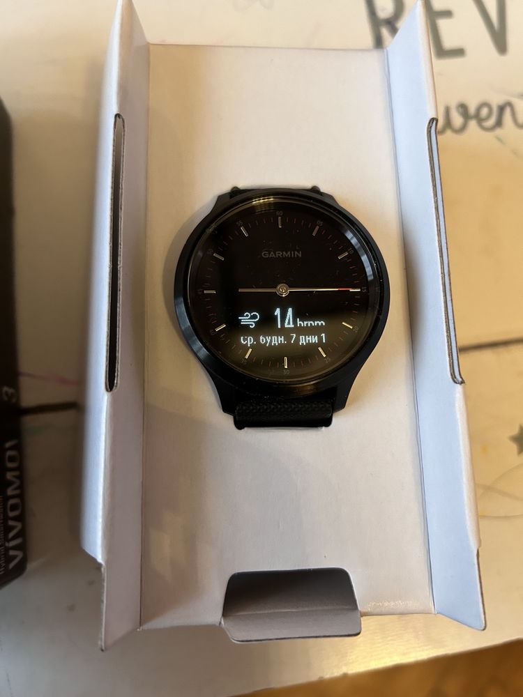 Продавам Garmin Vivomove 3 (smart watch)