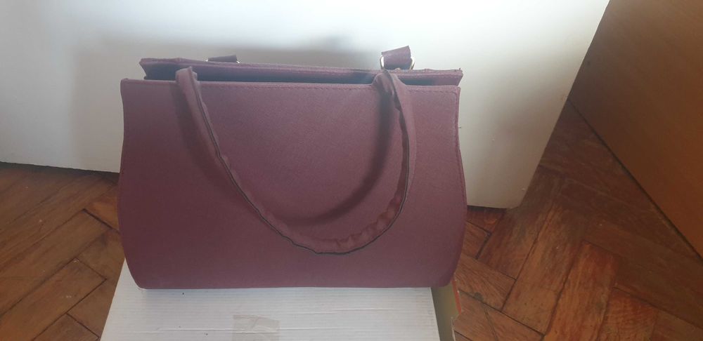 Дамска чанта/ червена