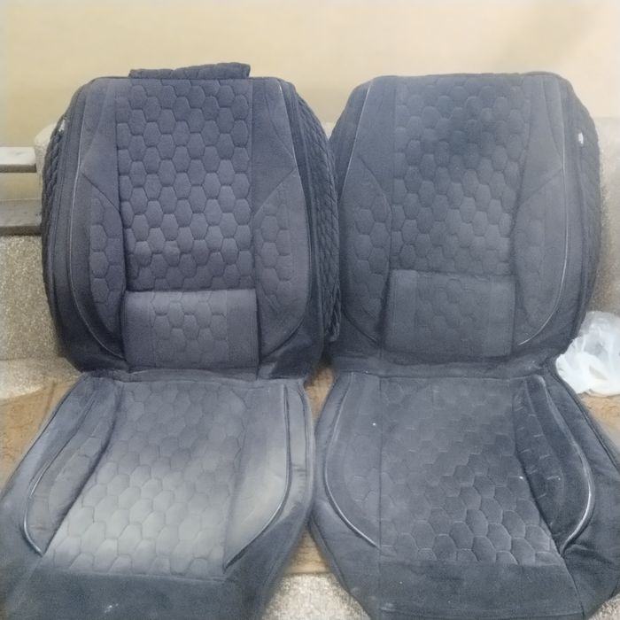 Чехлы на сиденья.