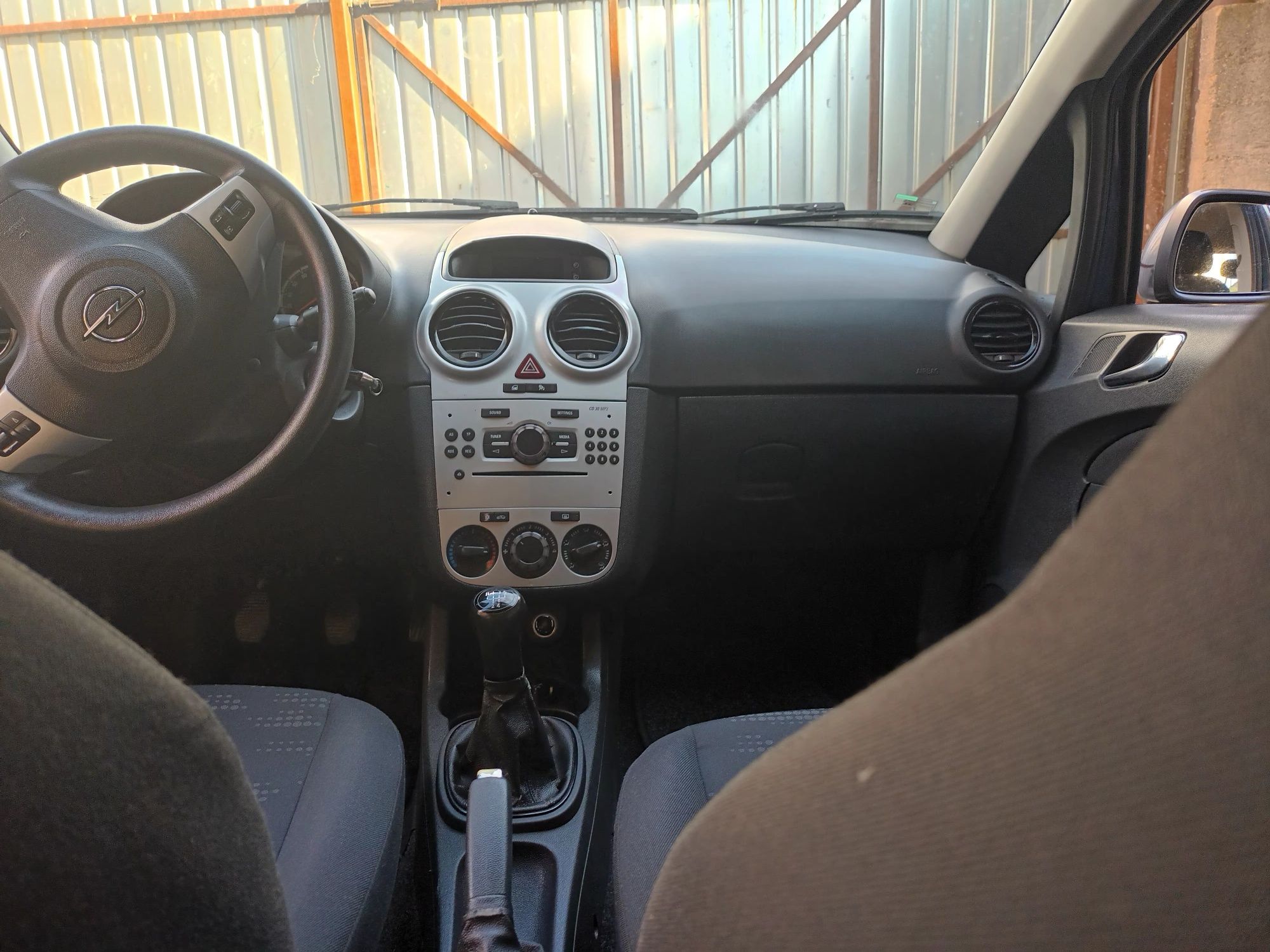 Vând Opel corsa 1,3 2014 euro  5