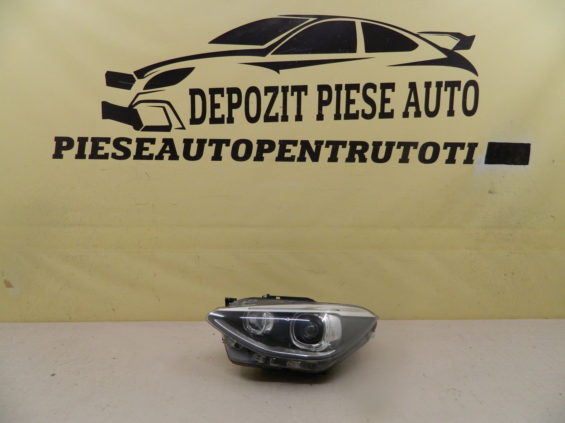 Far stanga BMW Seria 1 F20 / F21 Xenon, 2011, 2012, 2013, 2014.