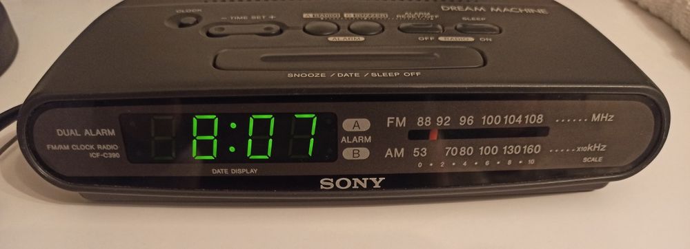 SONY - Radio Clock FM + AM, Dual Alarm, stare foarte bună