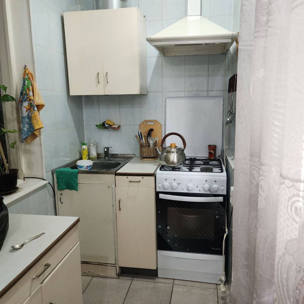 Метро Хамза продам Двух комнатную 50кв.м Чиланзар 5. балкон 1,5*6
