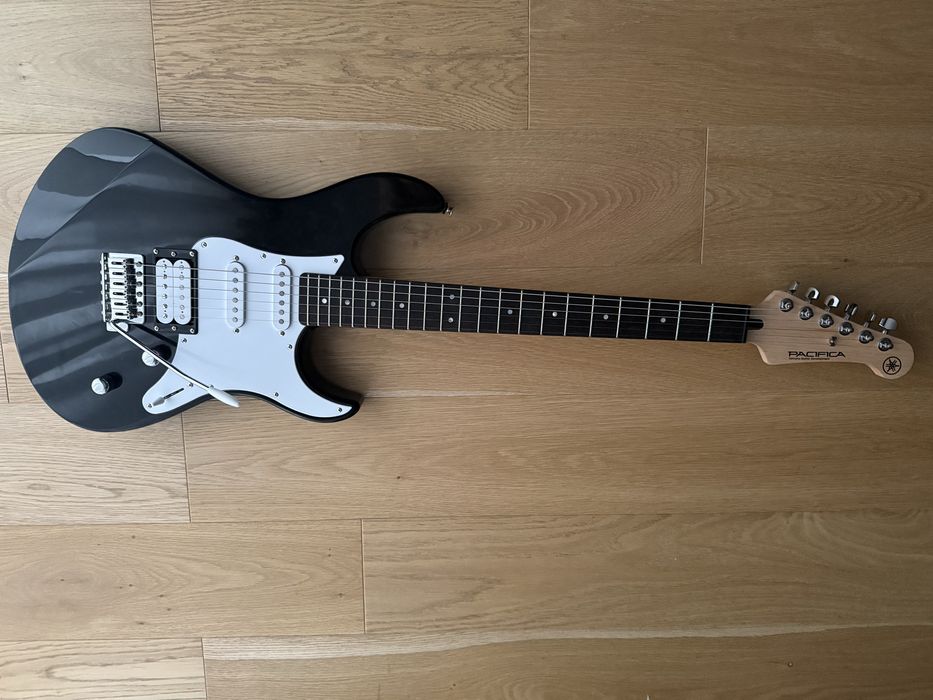 Chitara Electrica Yamaha Pacifica 112V stare excelenta