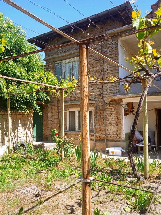 Продавам къща с.Кочово,обл.Шумен