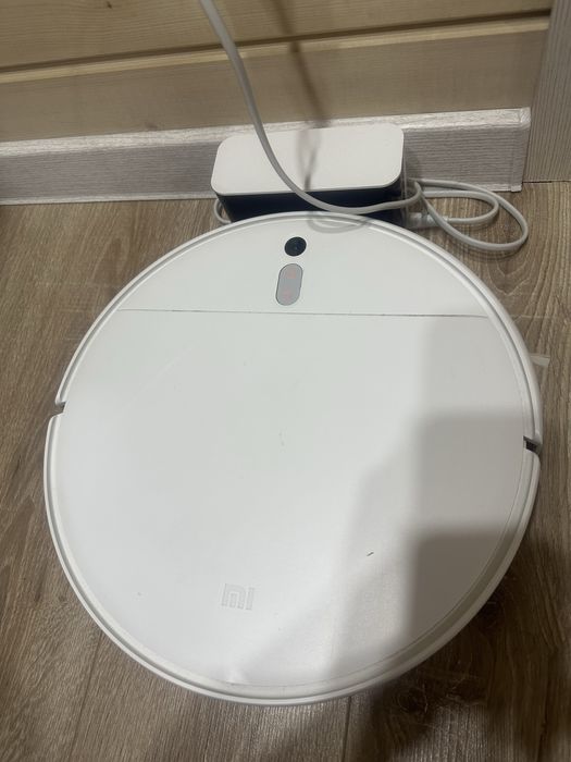 Продам робот пылесос MI