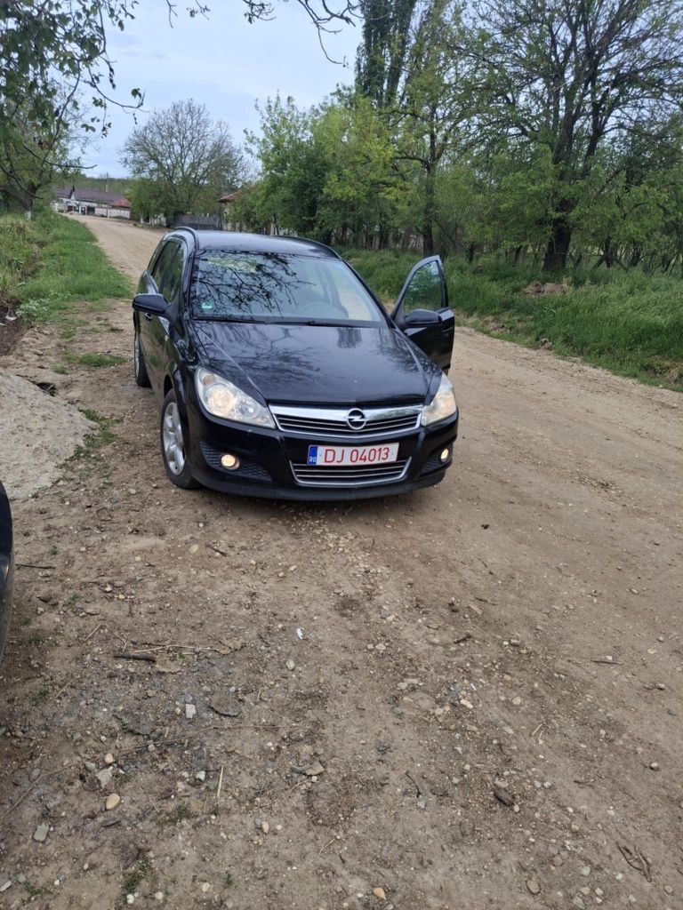 Vând Opel astra h 1.9