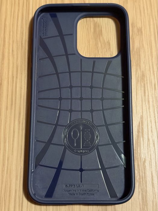 Карбонов кейс Mercedes iPhone 15 Pro Max Spigen