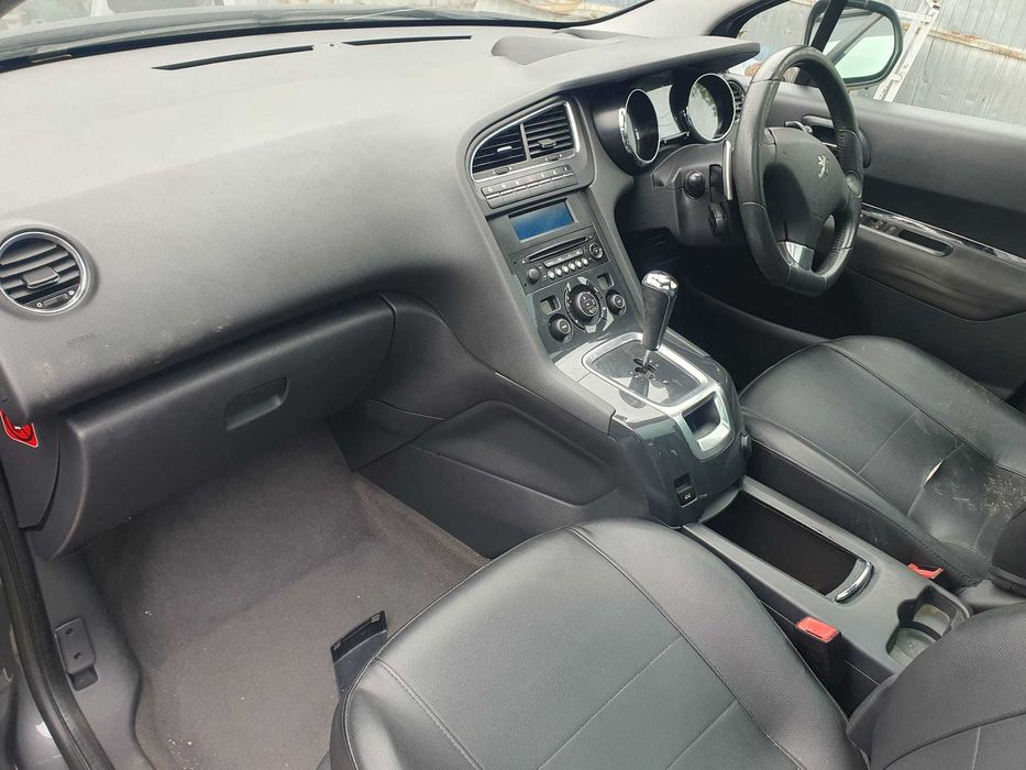 Dezmembrez Peugeot 5008 Allure 1.6 E-HDI 2012