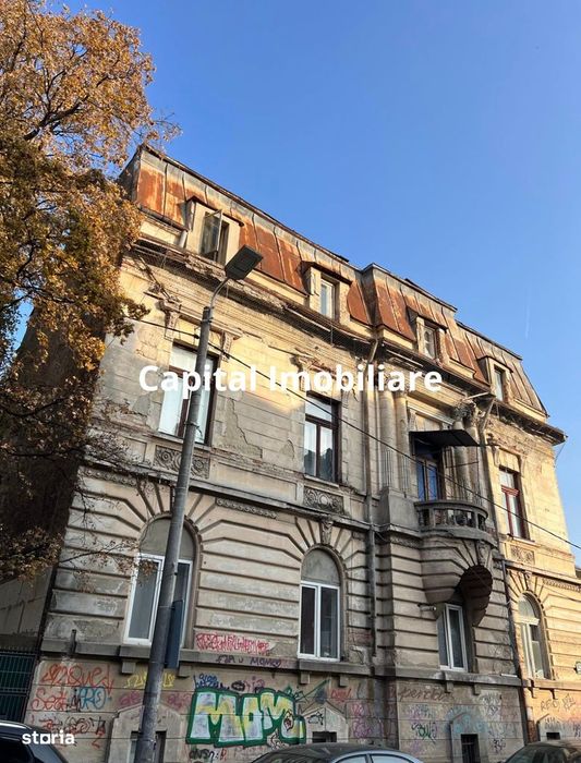 Cladire interbelica - Piata Victoriei