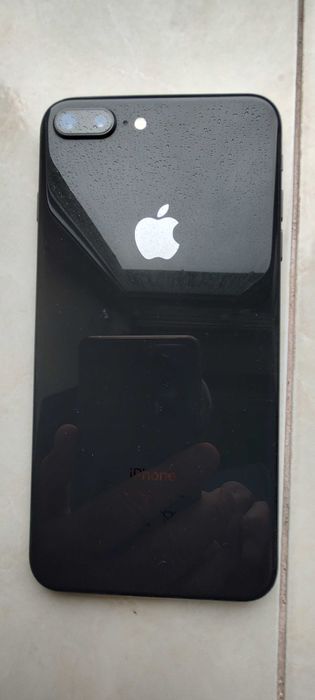 iphone 8 plus 256 gb cu incarcator original, cutie, husa, bateria 84%