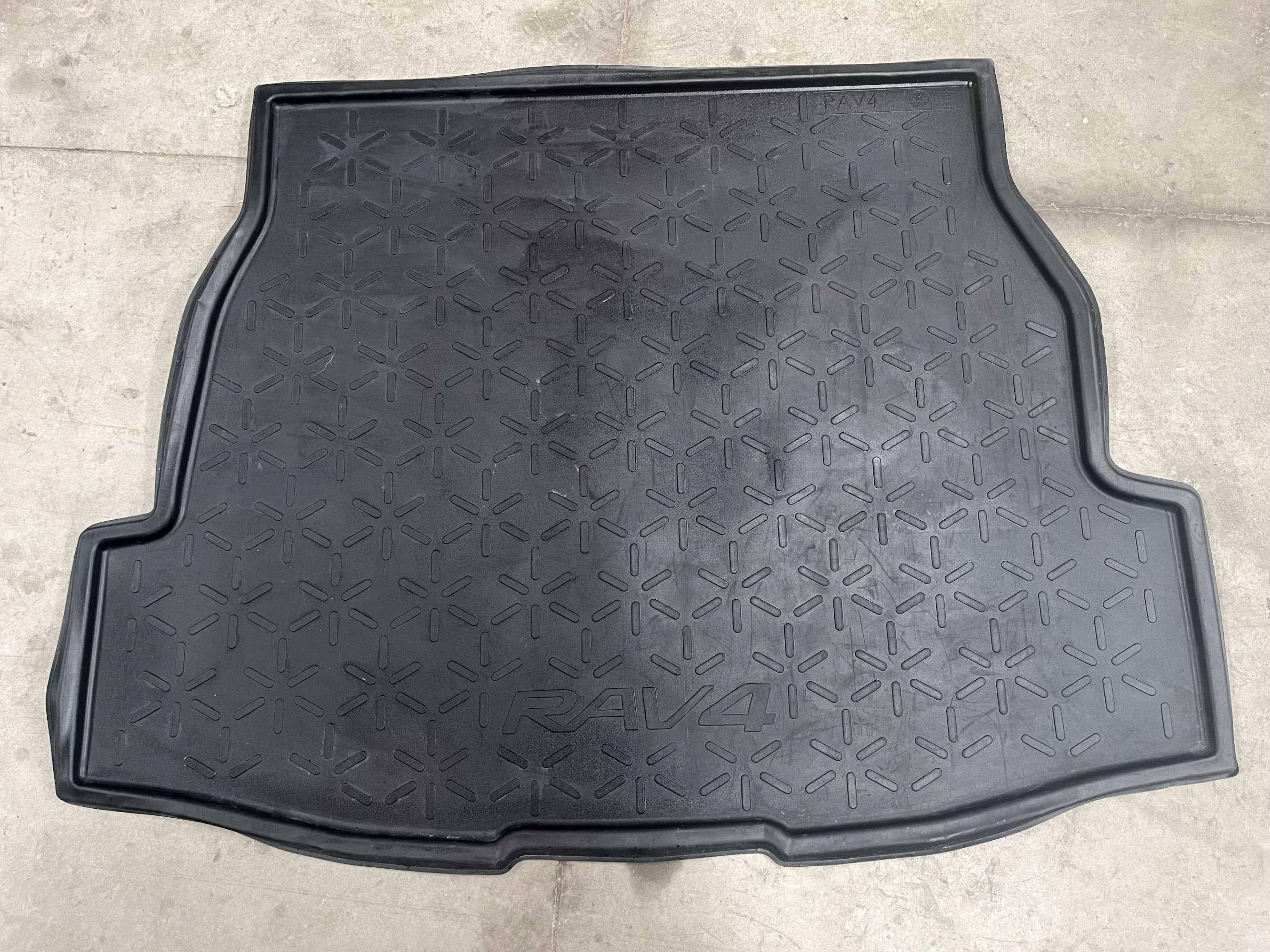 Задна стелка за багажник Toyota Rav4 2019/2023