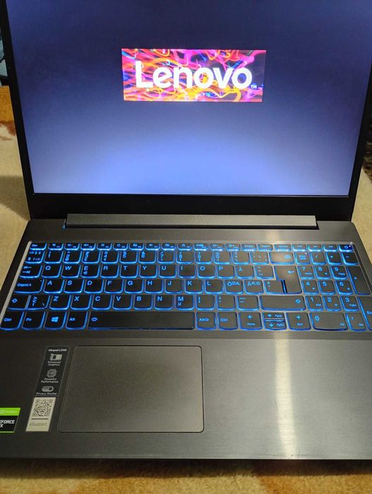 Vand Laptop Lenovo GAMING i5 pret 1450 lei