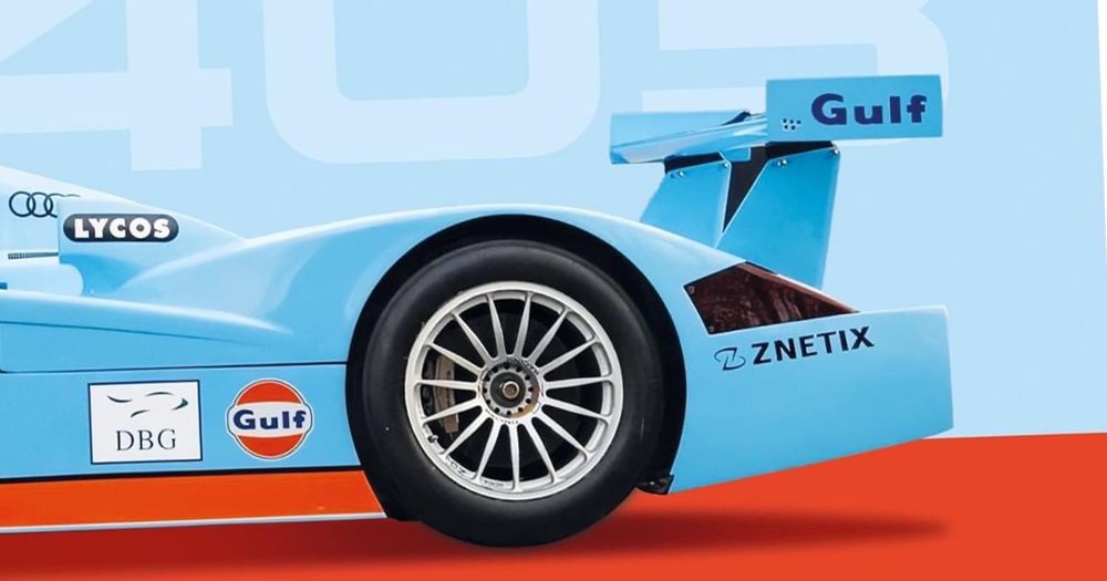 Cadoul ideal pentru pasionati auto - macheta Audi R8 LeMans Gulf