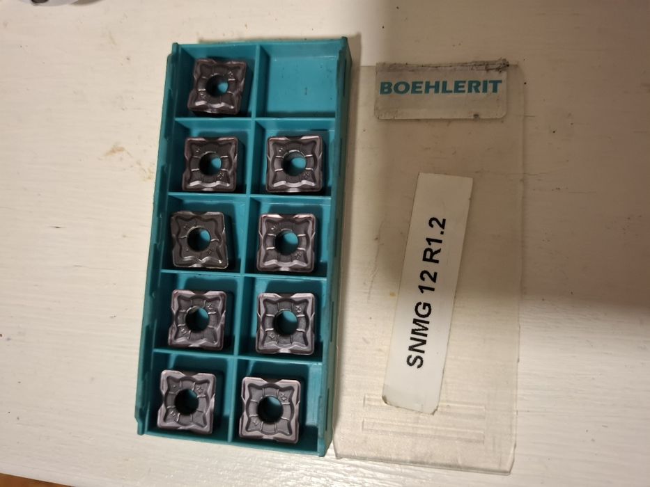 Vând placute strung interior