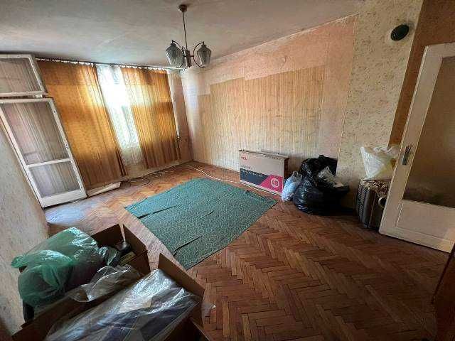 Продава се Тристаен апартамент в Търговище, Център - 90 кв.м за 935 €/кв.м - Снимка #11