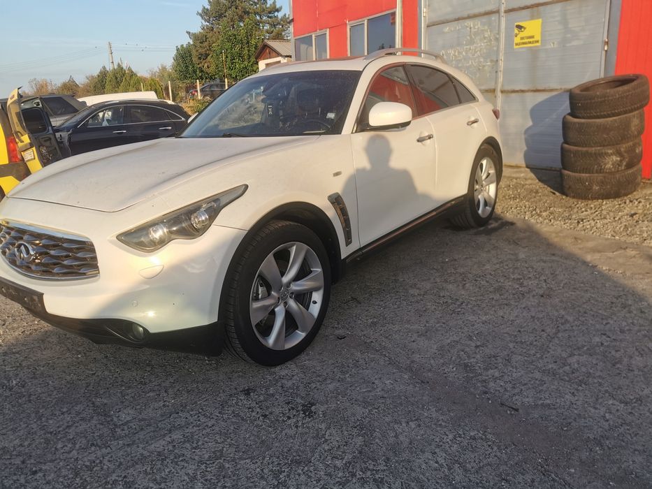 Infiniti FX30 S.