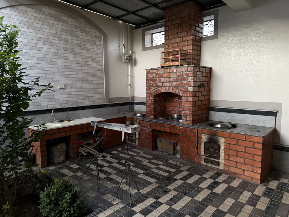 Oq tosh yon bagrida dacha sauna bassen tenis wifi bbq landshaft dizayn