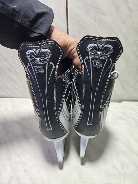 Patine 2061 hochei hockey Tour  marime  34-35 (  22 cm)