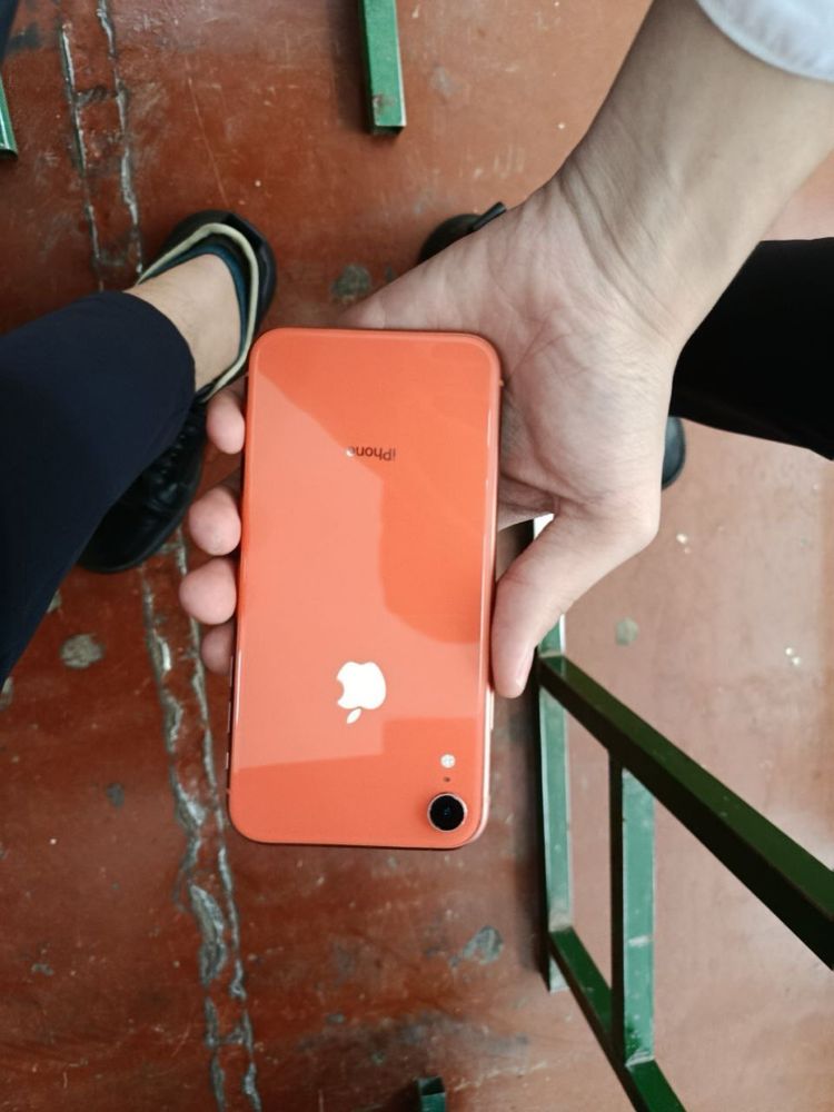 Iphone xr sotiladi