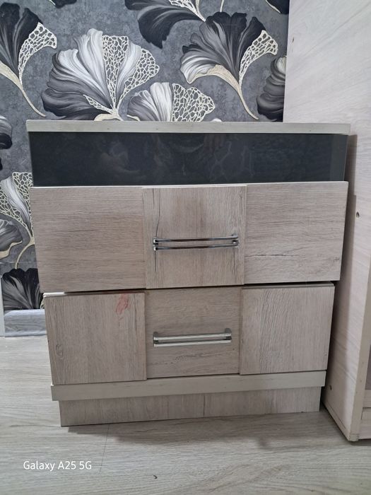 продам двухспальную кровать+1 тумбочка