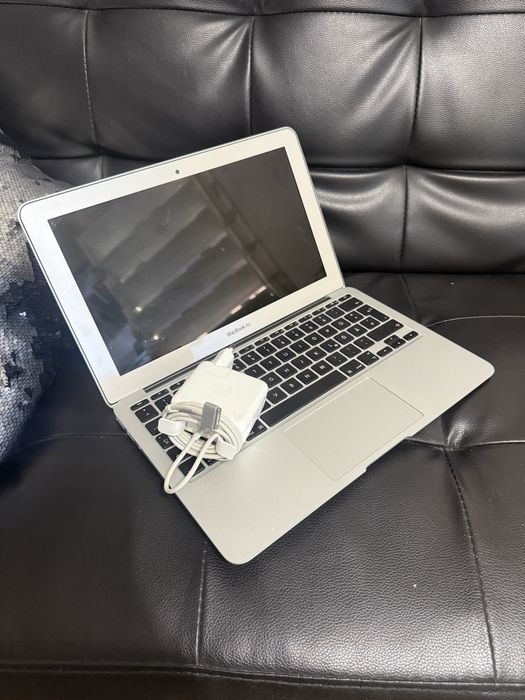 MacBook Air 11" Mid 2013 i5 4GB 128G Garantie Incarcator Perfect