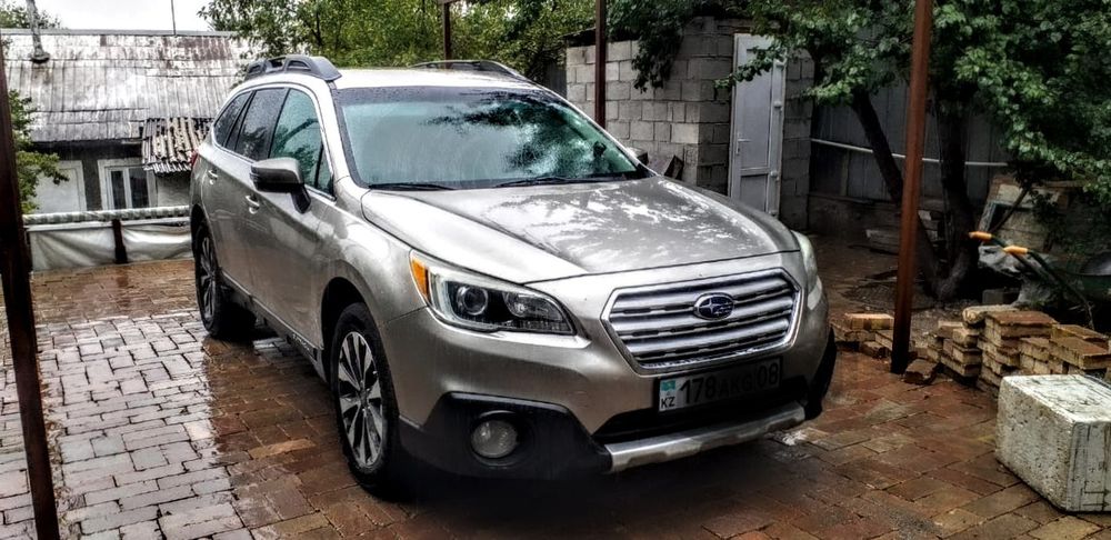 Subaru outback 2016 год.