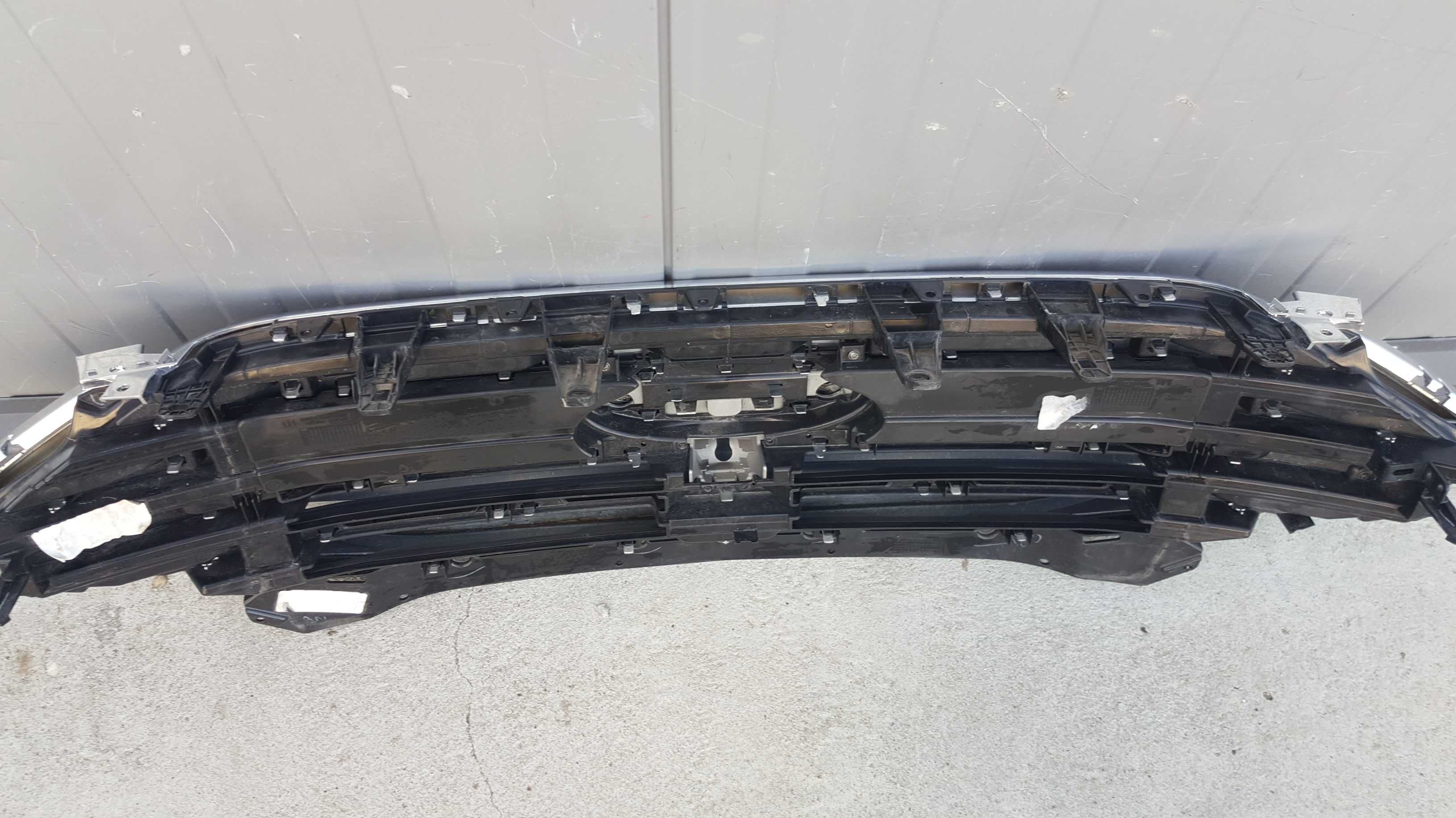 grila centrala ford edge
