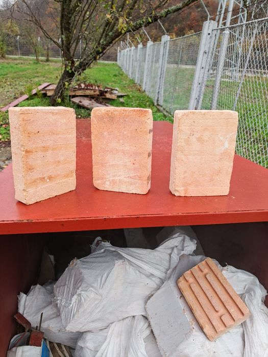 Продавам тухли огнеупорни