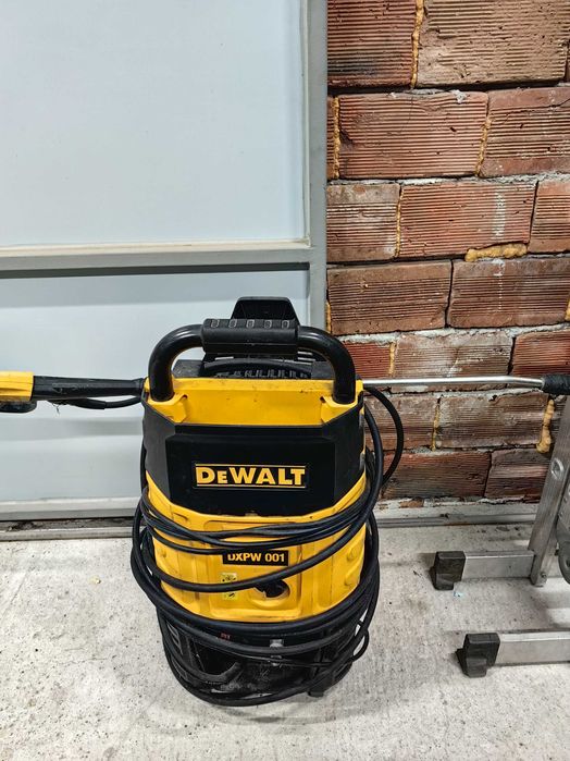 При интерес моля обадете се Водоструйка DEWALT