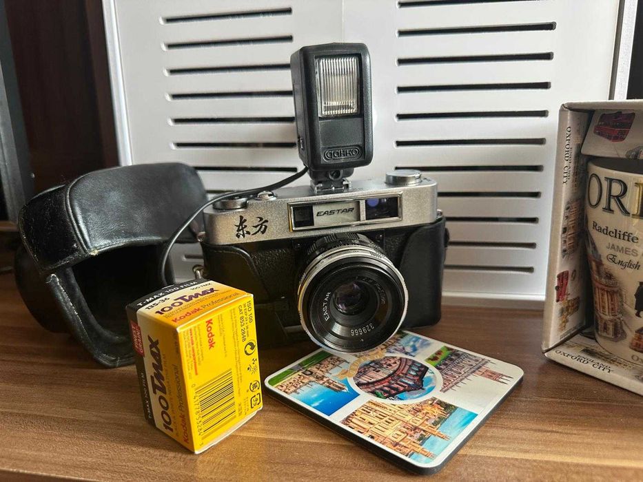 Aparat foto vintage Eastar anii 80' + bliț Elektronika rusesc