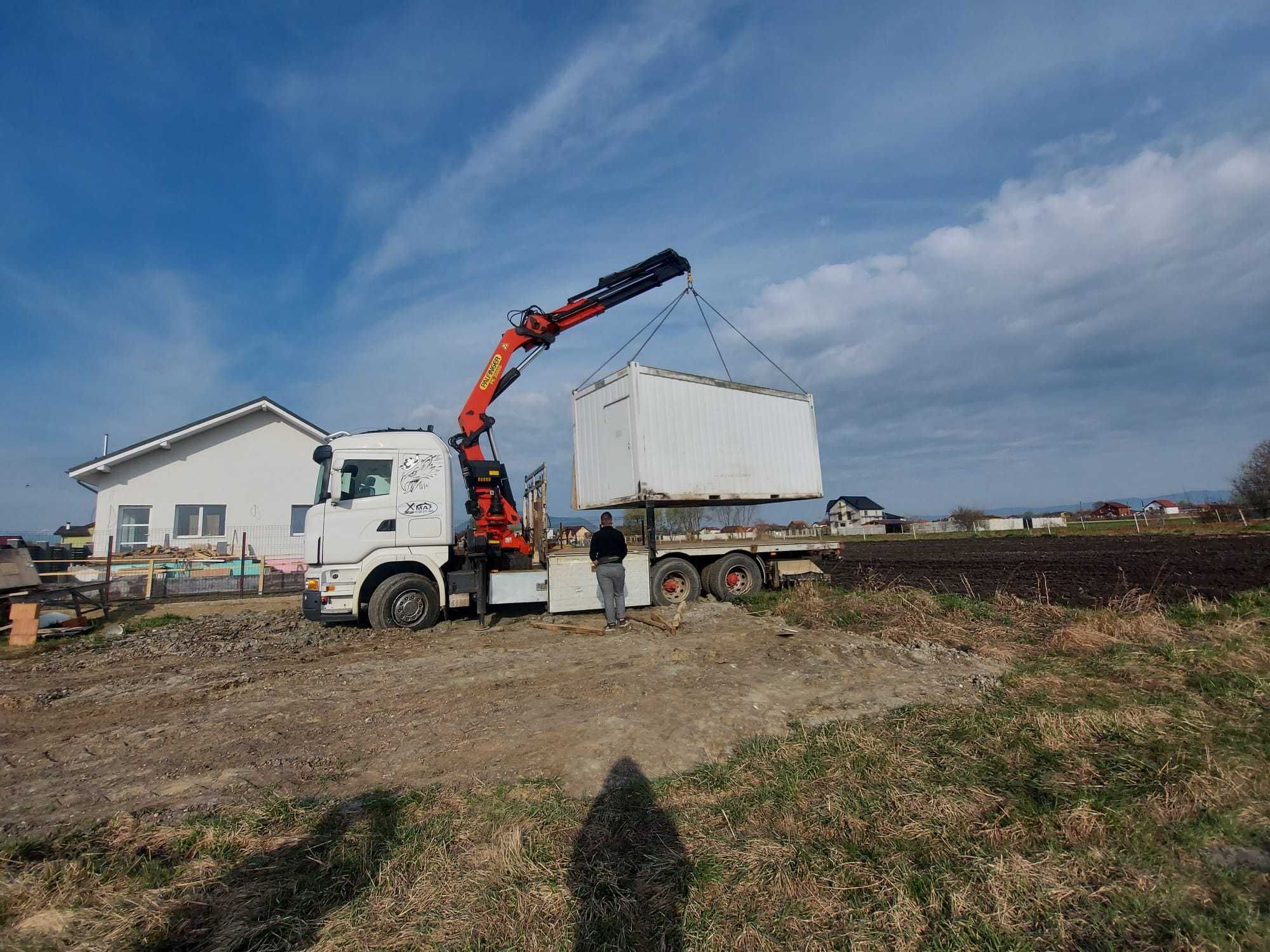 Transport camion cu macara