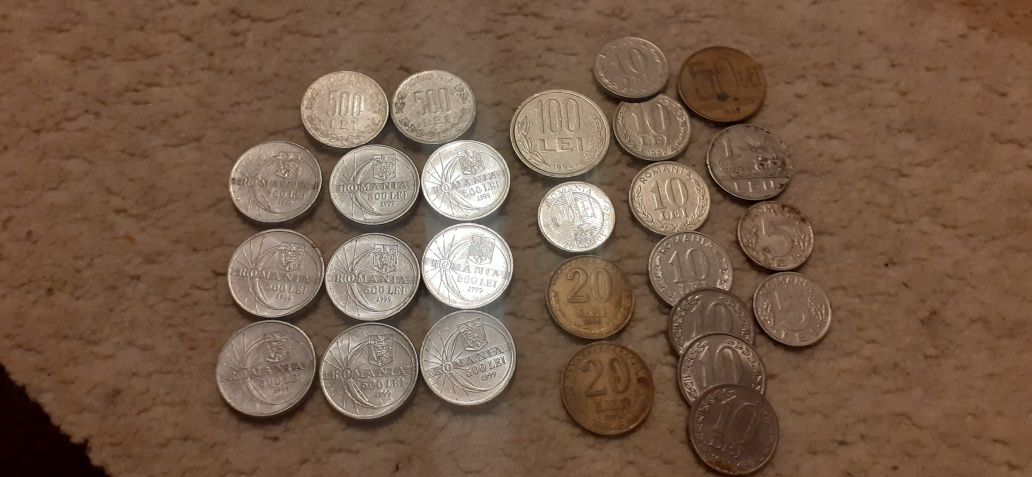 Vand diferite monede vechi