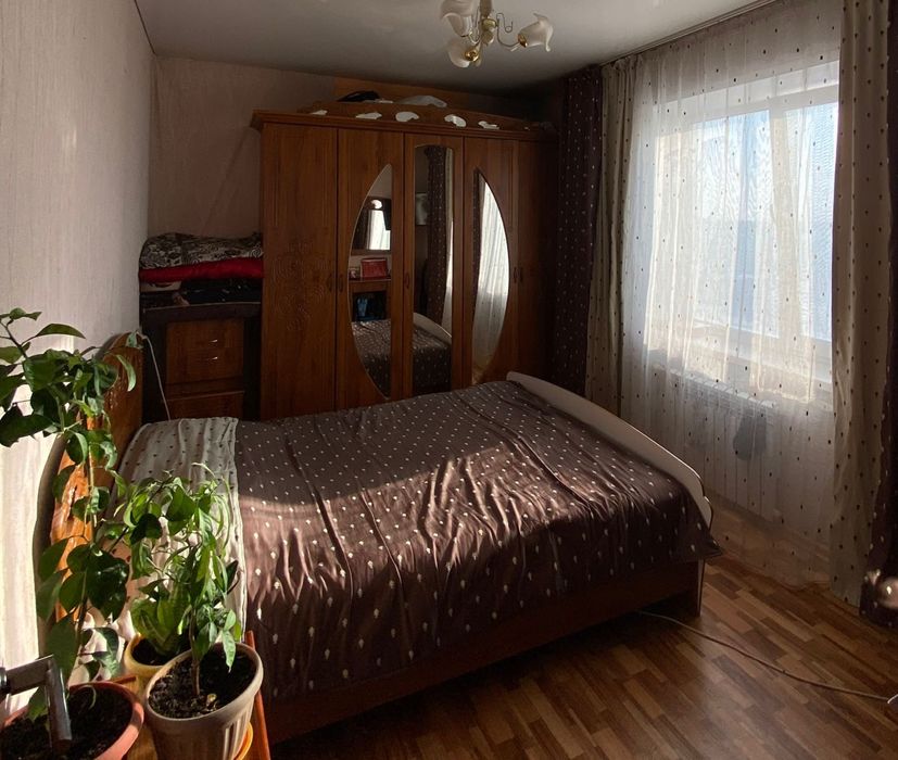 Продам спальный гарнитур