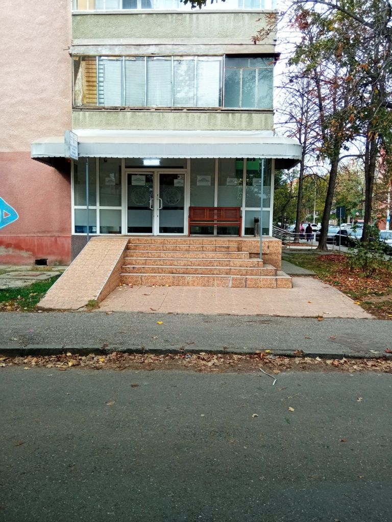 Închiriez spațiu comercial