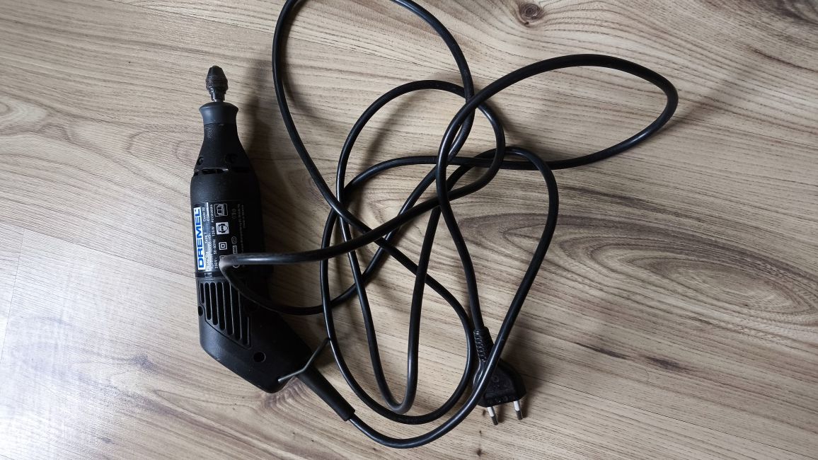 Dremel 398 Professional с цифрово управление на уборотите